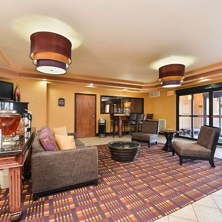 Best Western Plus Midwest Inn & Suites Салина Экстерьер фото