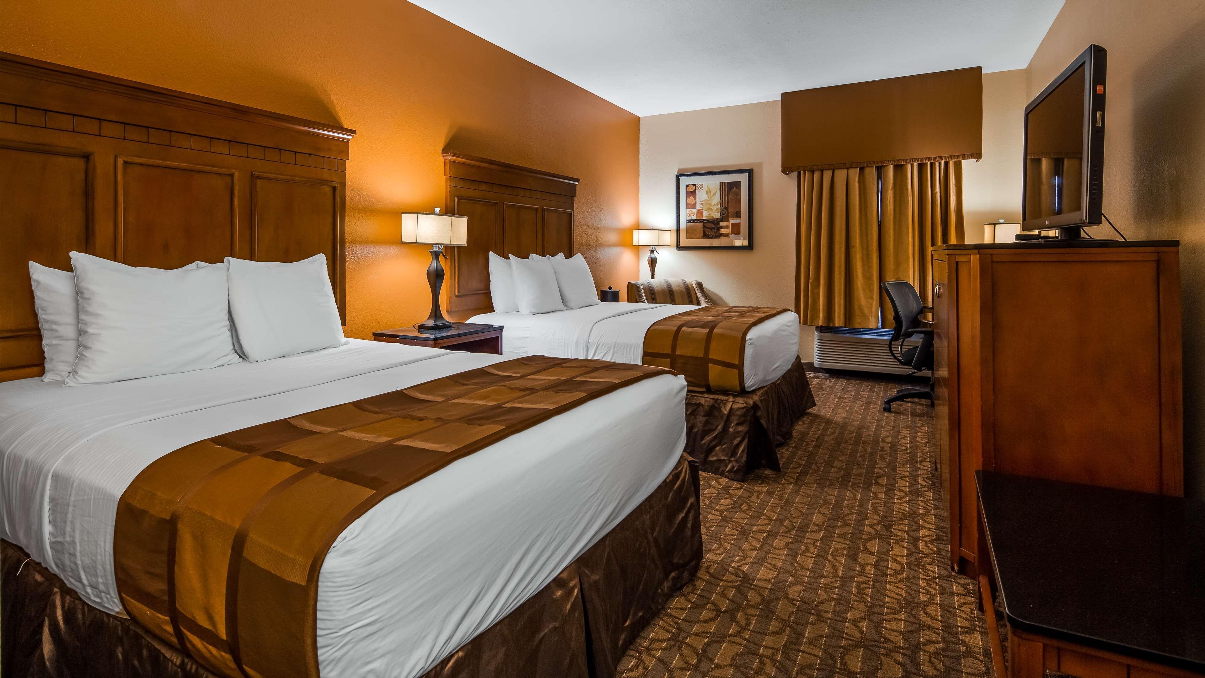 Best Western Plus Midwest Inn & Suites Салина Экстерьер фото