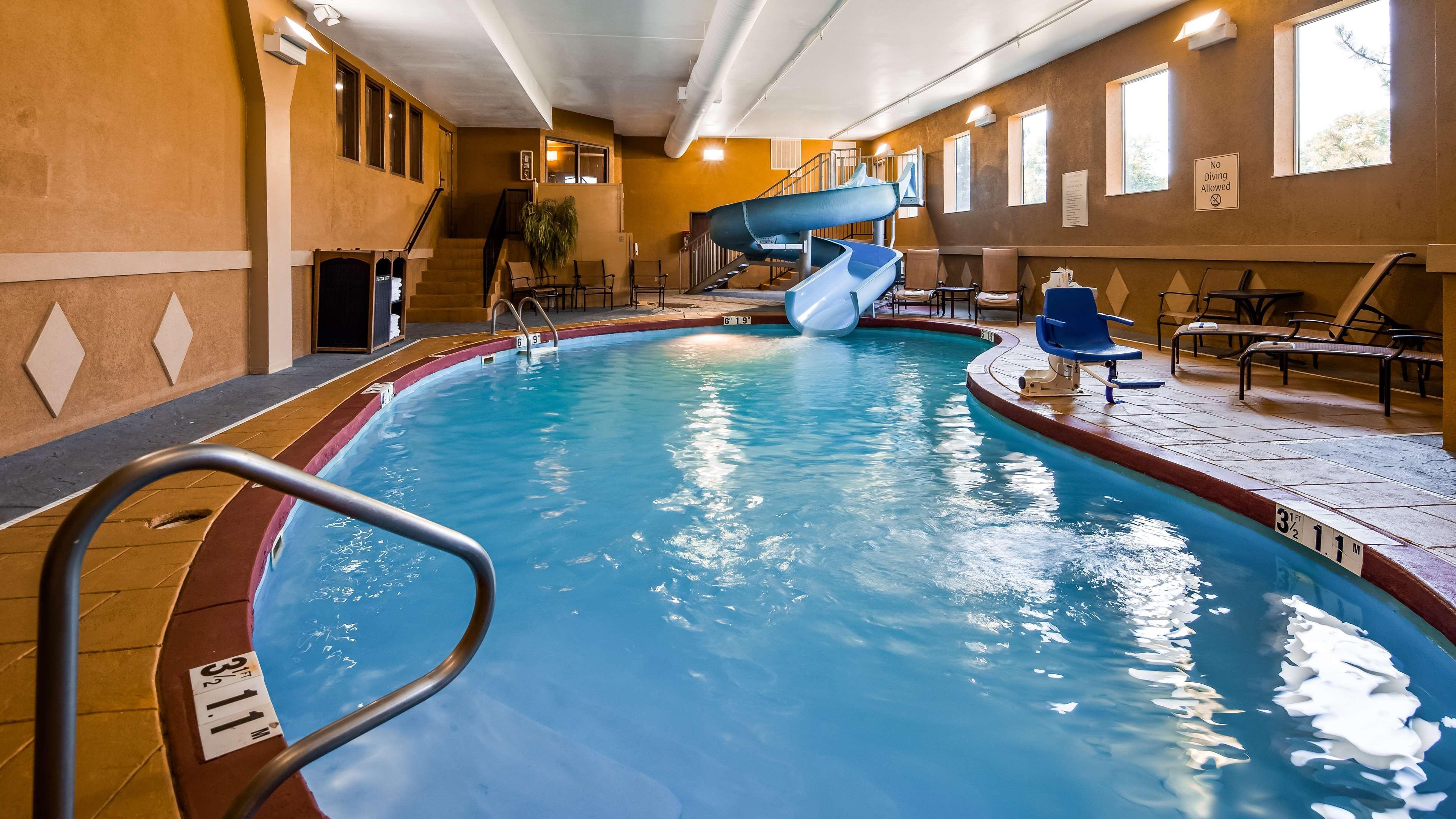 Best Western Plus Midwest Inn & Suites Салина Экстерьер фото