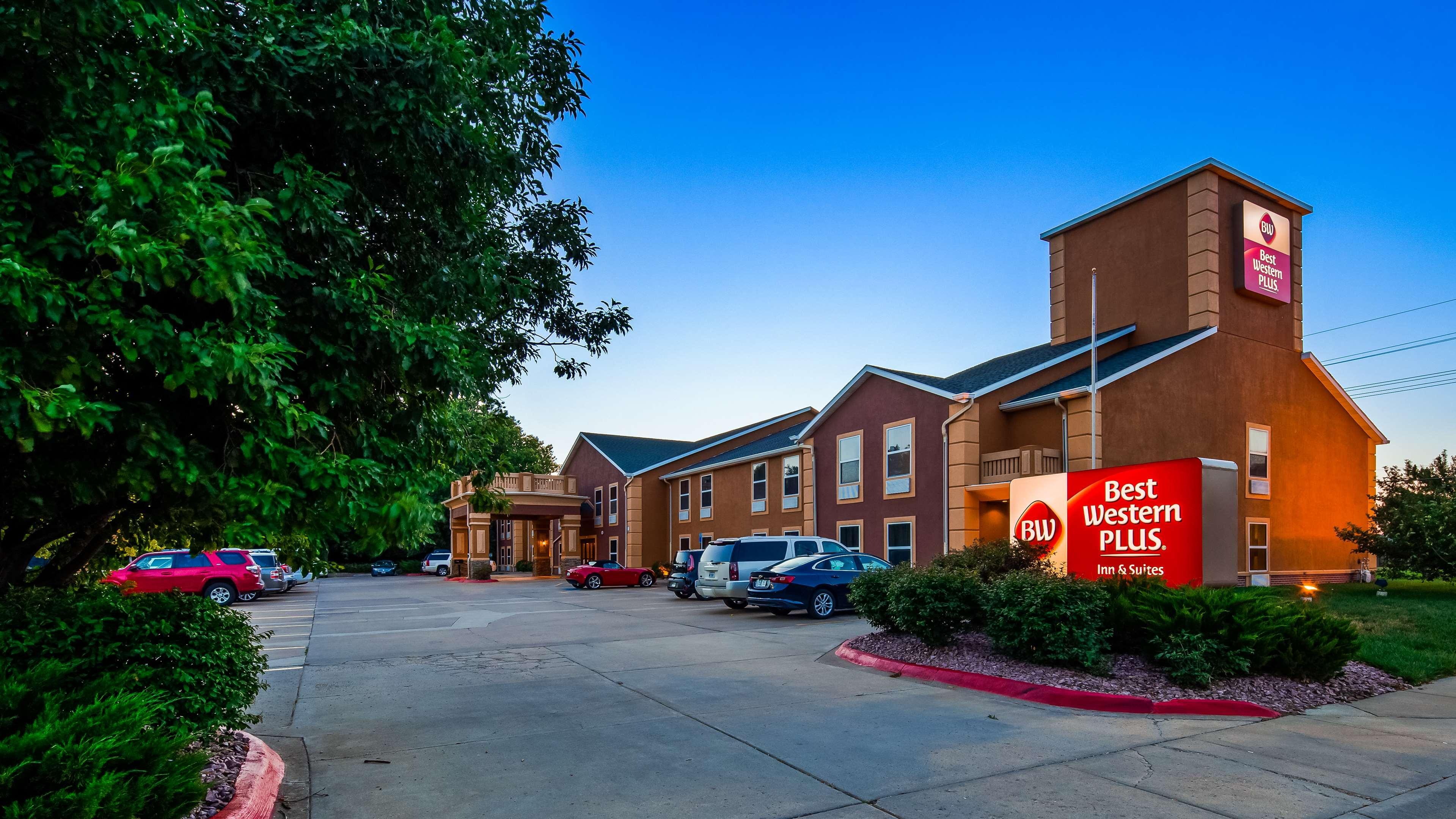 Best Western Plus Midwest Inn & Suites Салина Экстерьер фото