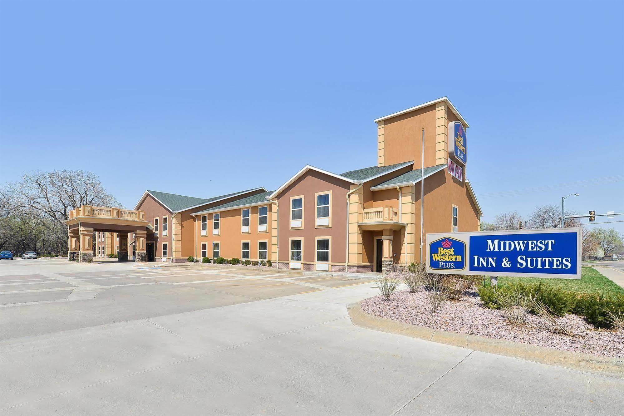 Best Western Plus Midwest Inn & Suites Салина Экстерьер фото