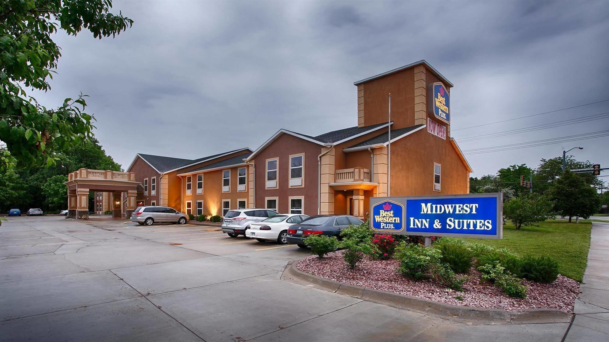 Best Western Plus Midwest Inn & Suites Салина Экстерьер фото
