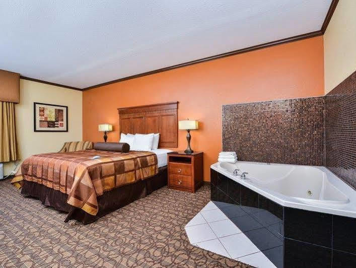 Best Western Plus Midwest Inn & Suites Салина Экстерьер фото