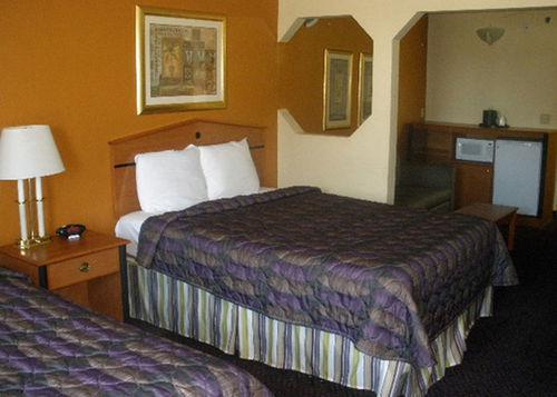 Best Western Plus Midwest Inn & Suites Салина Номер фото